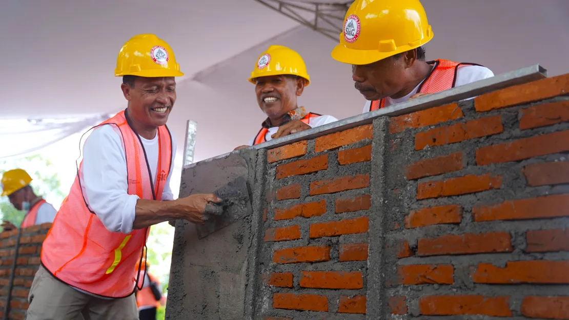 Dikerjakan oleh Tukang Ahli, Hasil Lebih Rapi