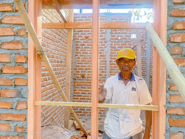 Bersama Kita Bantu Tukang Lokal Berkembang